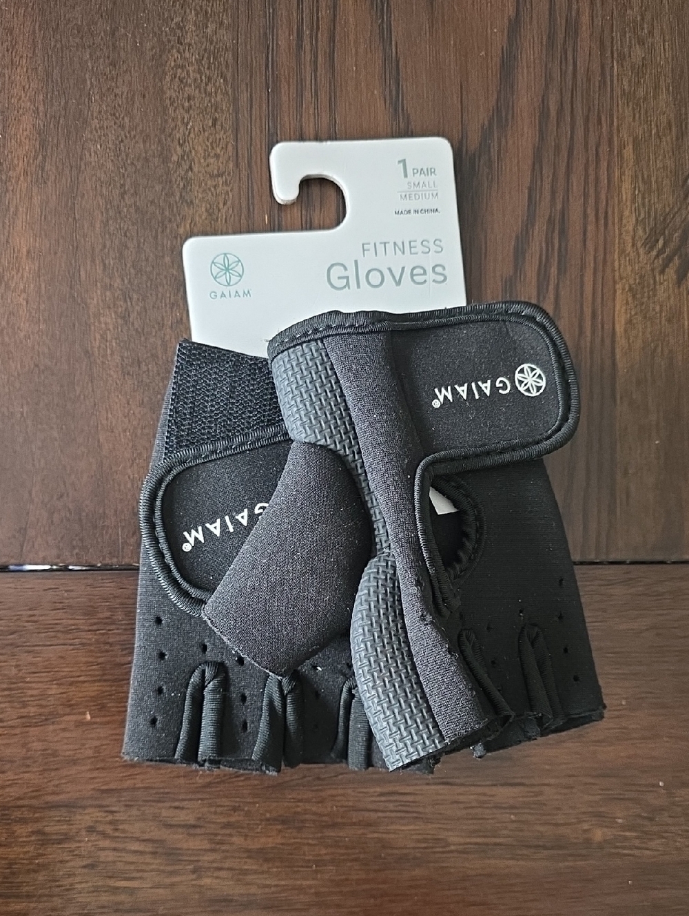 GAIAM Black Fingerless Fitness Gloves with Adjustable Wrist Strap